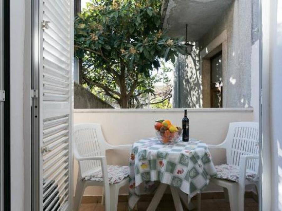 Lejlighed (One-Bedroom Apartment with Balcony) | Udendørsområde