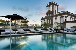 Outdoor pool, pool loungers