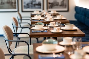 Café da manhã continental todos os dias mediante uma taxa