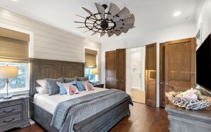 5 bedrooms, iron/ironing board, WiFi, bed sheets