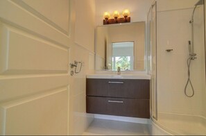 Bathroom - Trade Winds 3E The View Ocean Front Condominiums  (Nassau)