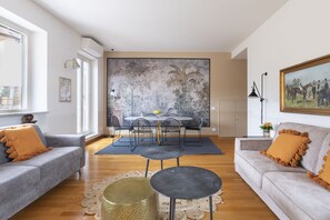 Apartment | Dining room