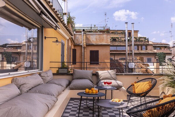 Apartment | Terrace/patio