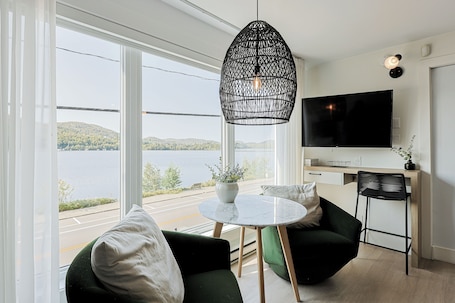 Televisión de pantalla plana, chimenea