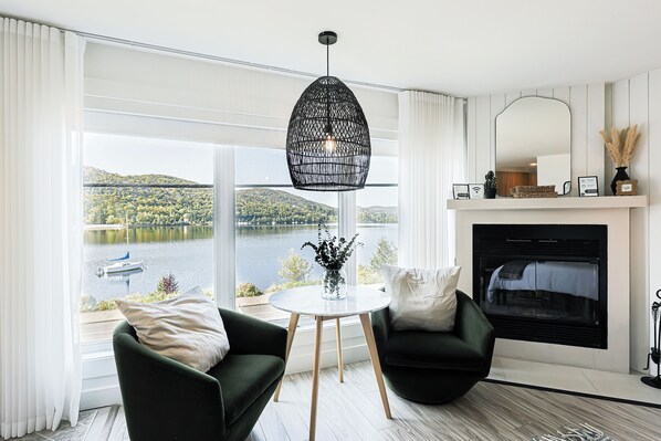 Design Studio, 1 Queen Bed, Kitchen, Lake View | Living area - Les Lofts du Lac des Sables (Sainte-Agathe-des-Monts)