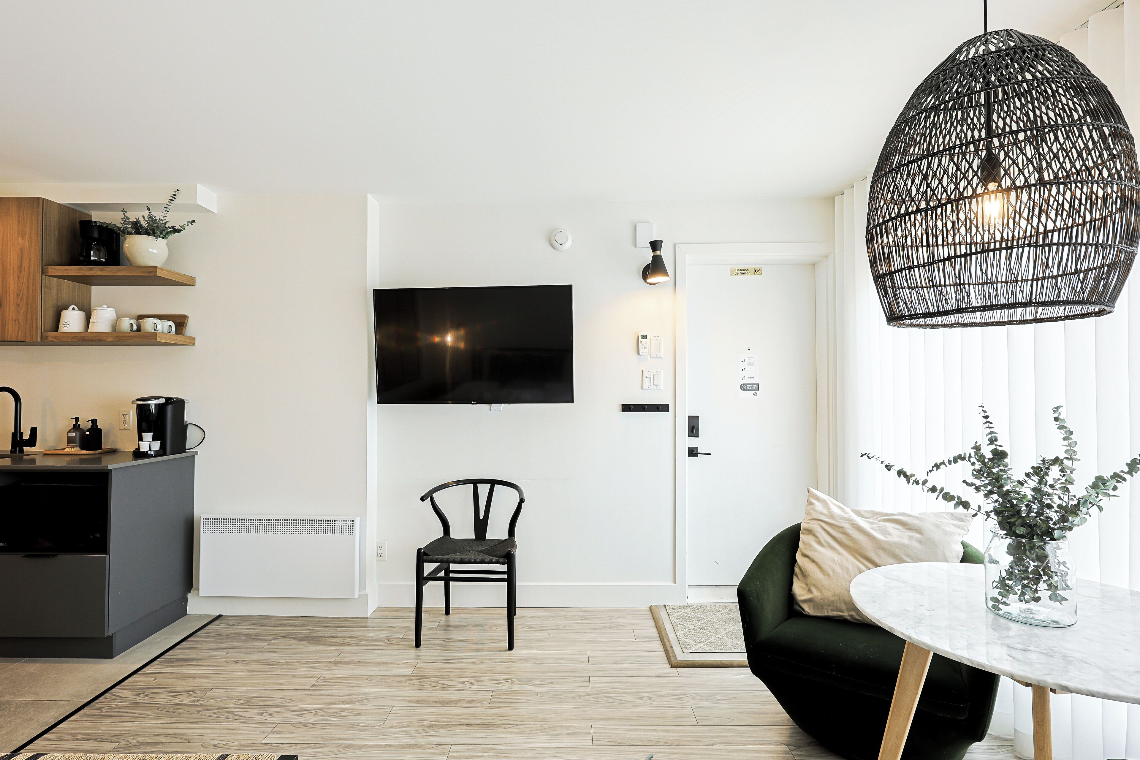 Design Studio, 1 Queen Bed, Kitchen, Lake View