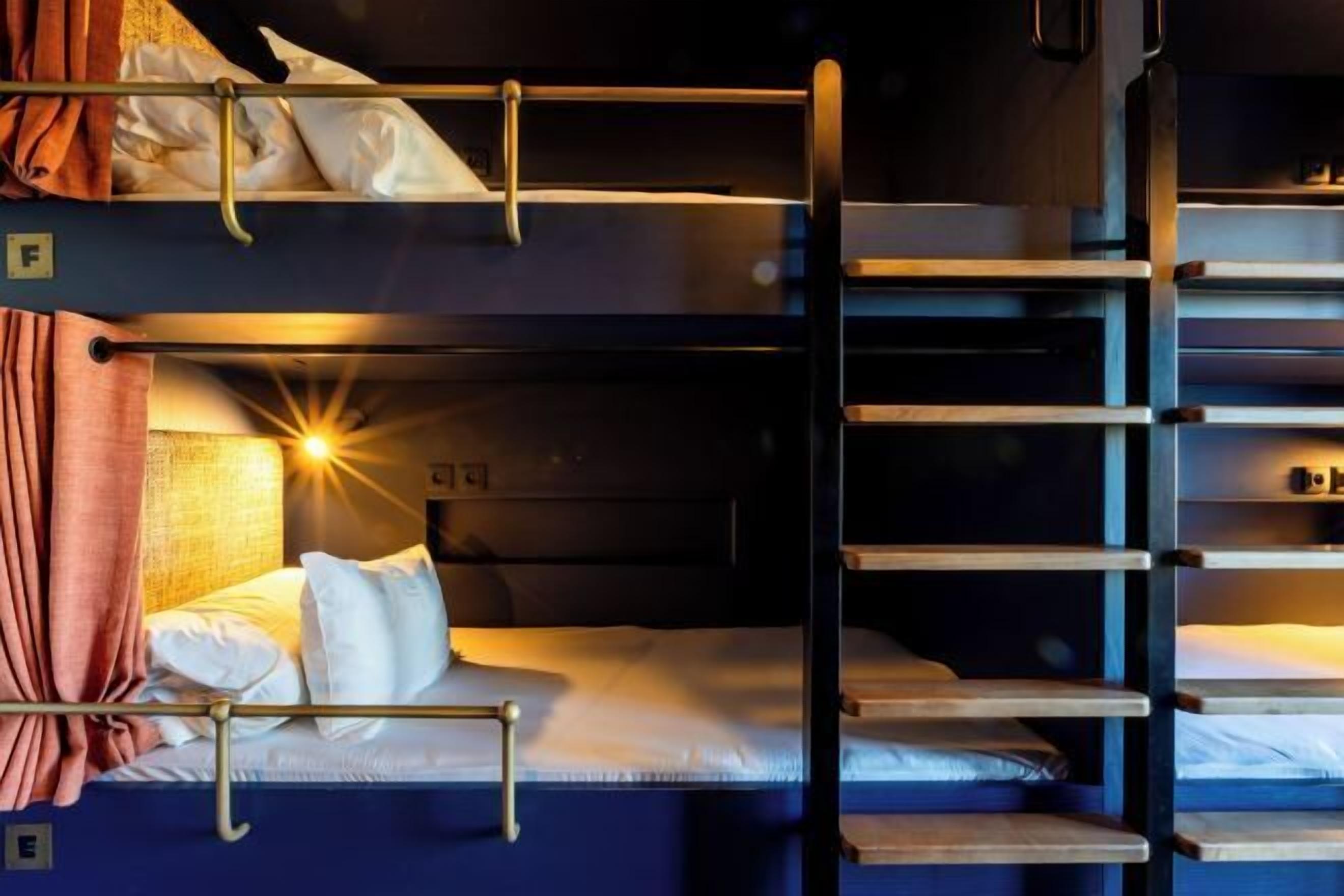 Soundproofing, free WiFi, bed sheets