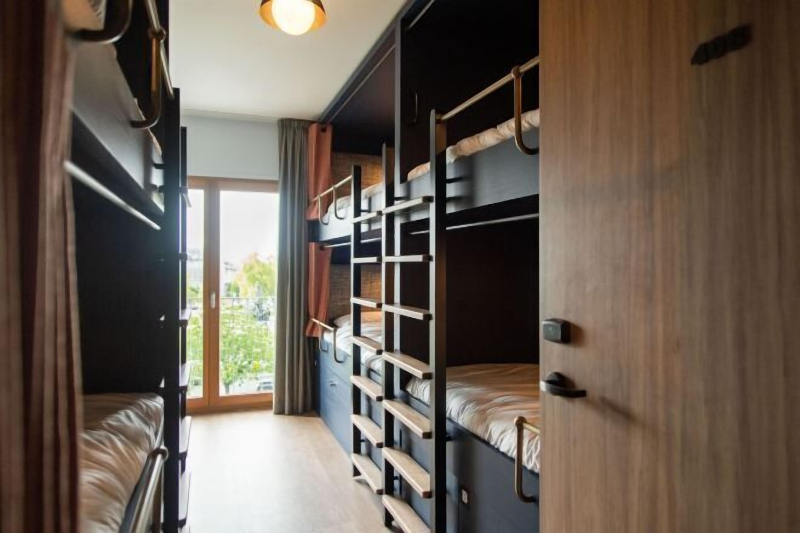 Sistema de insonorización, wifi gratis y ropa de cama 