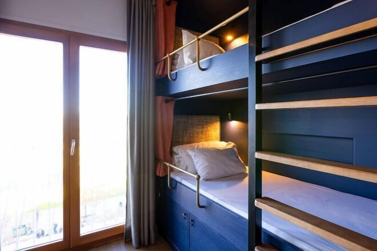 Sistema de insonorización, wifi gratis y ropa de cama