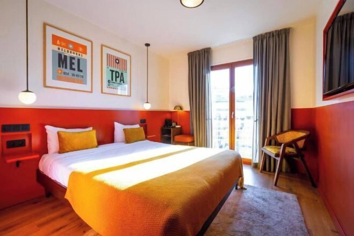 Sistema de insonorización, wifi gratis y ropa de cama