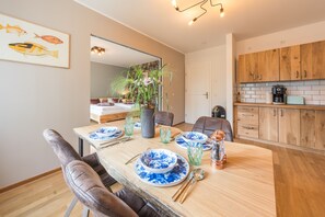 Deluxe Room | In-room dining - Design Apartments - "Kutscherhaus" (Potsdam)