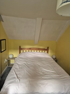 2 chambres, fer et planche à repasser, Wi-Fi gratuit, draps fournis