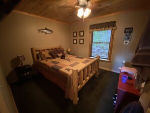 5 bedrooms, iron/ironing board, free WiFi, bed sheets