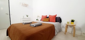 Habitación básica doble | Insonorización, wifi gratis y ropa de cama 