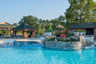 "The Constitution" Luxury Cabin at Branson Woods Resort 