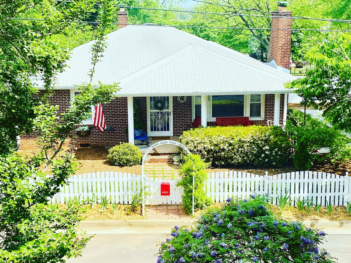 Photo 2 of Downtown Greer Cottage ⭐️ Walk to downtown!