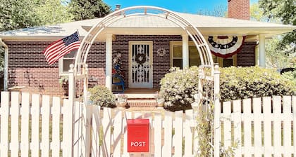 Downtown Greer Cottage ⭐️ Walk to downtown!