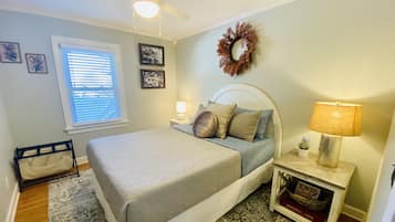 3 bedrooms, iron/ironing board, WiFi (free), bed sheets
