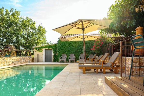 Alberca al aire libre y alberca climatizada