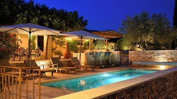 Piscine extérieure, piscine chauffée