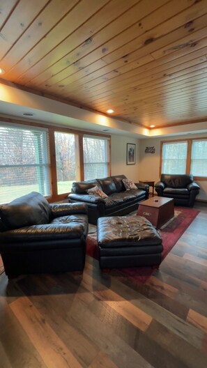 Smart-tv en een open haard