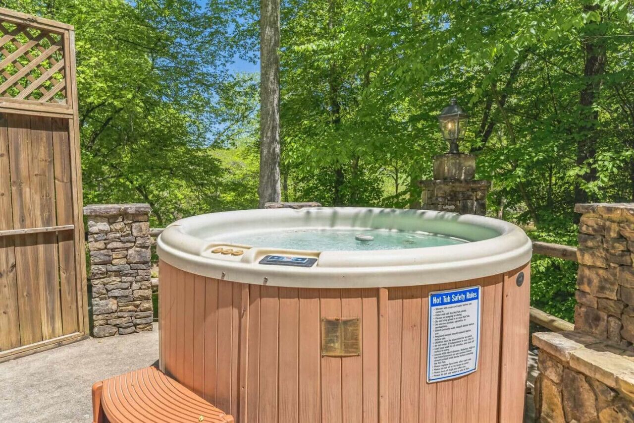 Outdoor spa tub