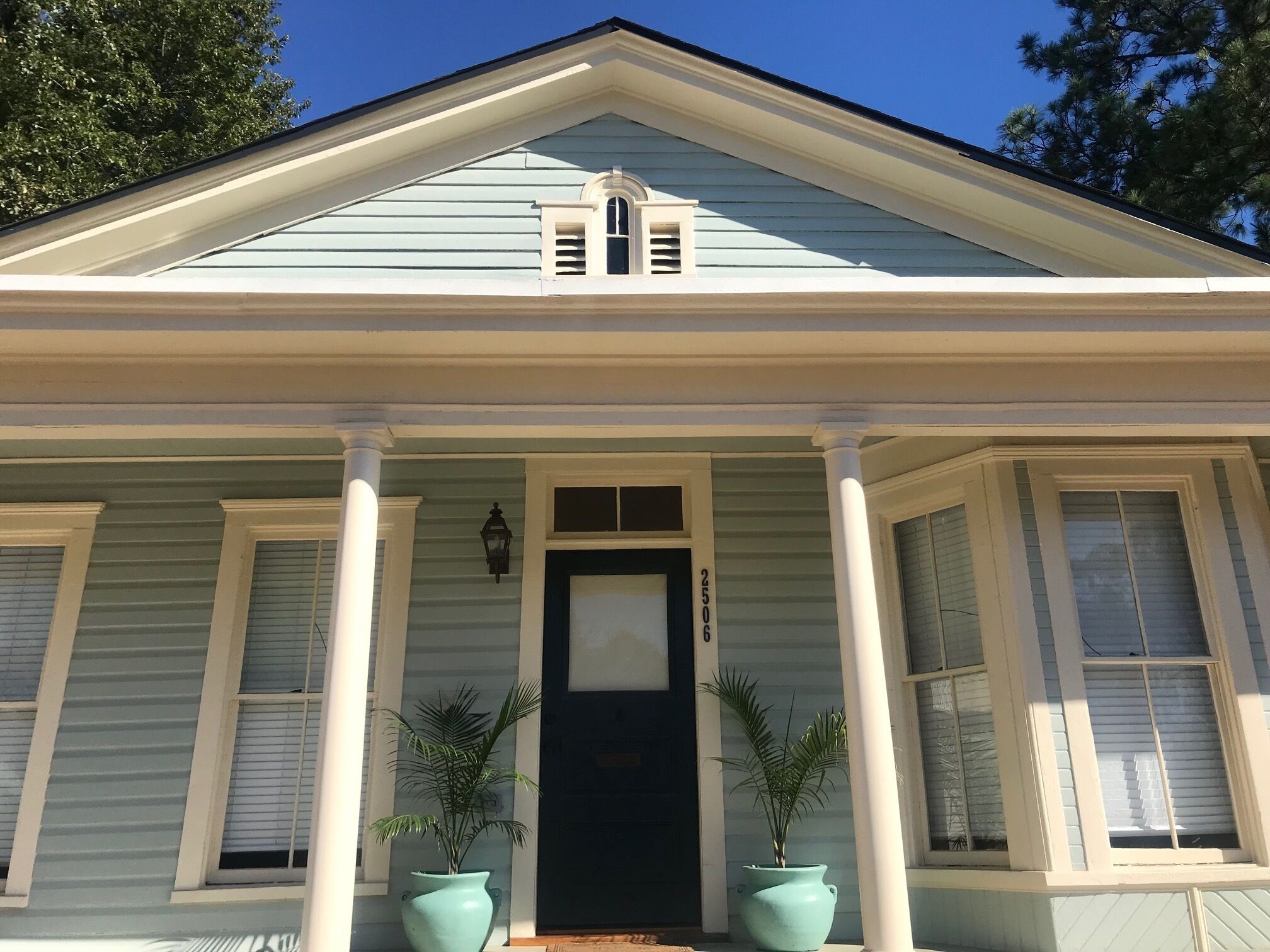 La Maison bleue - Entire house 3bd, 2ba with beautiful garden