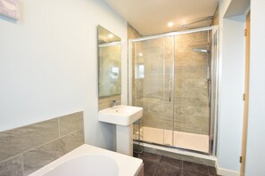 Towels - Gale Coach House, Ambleside (Ambleside)