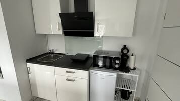 Studio, 1 Double Bed with Sofa bed (incl. EUR 25 cleaning fee per stay) | Private kitchen