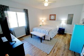 2 室のベッドルーム、アイロン / アイロン台、WiFi (無料)、ベッドシーツ