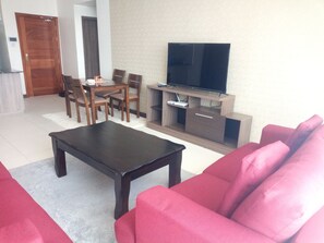 TV - Fully furnished 8th floor apartment (Nairobi)
