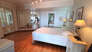 4 Schlafzimmer, Schreibtisch, Bügeleisen/Bügelbrett, kostenloses WLAN