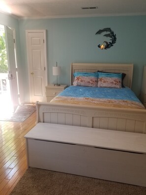 1 slaapkamer, een strijkplank/strijkijzer, gratis wifi, beddengoed