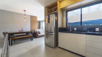 Traditional Apartment | Private kitchen | Fridge, microwave, oven, blender