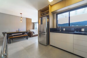 Departamento tradicional | Cocina privada | Refrigerador, microondas, horno y licuadora 