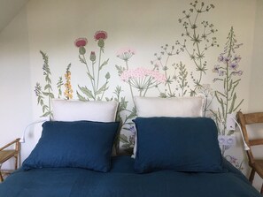 3 bedrooms, travel cot, free WiFi, bed sheets - CHARMING HOUSE ALL COMFORT, GARDEN and terrace, SOUTH FACING 300m from the BEACH (Saint-Aubin-sur-Mer)