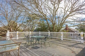 Outdoor dining - Ocean Block-Absolutely Stunning 5BR Rehoboth Beach Home in The Pines (Rehoboth Beach)