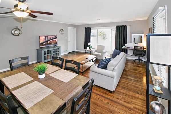 Interior - Family Home Near Expo Center - Pets Ok - Fenced Yard - No Checkout Chores  (Tulsa)