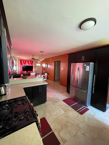 "The Chandelier" Modern & Comfortable Home