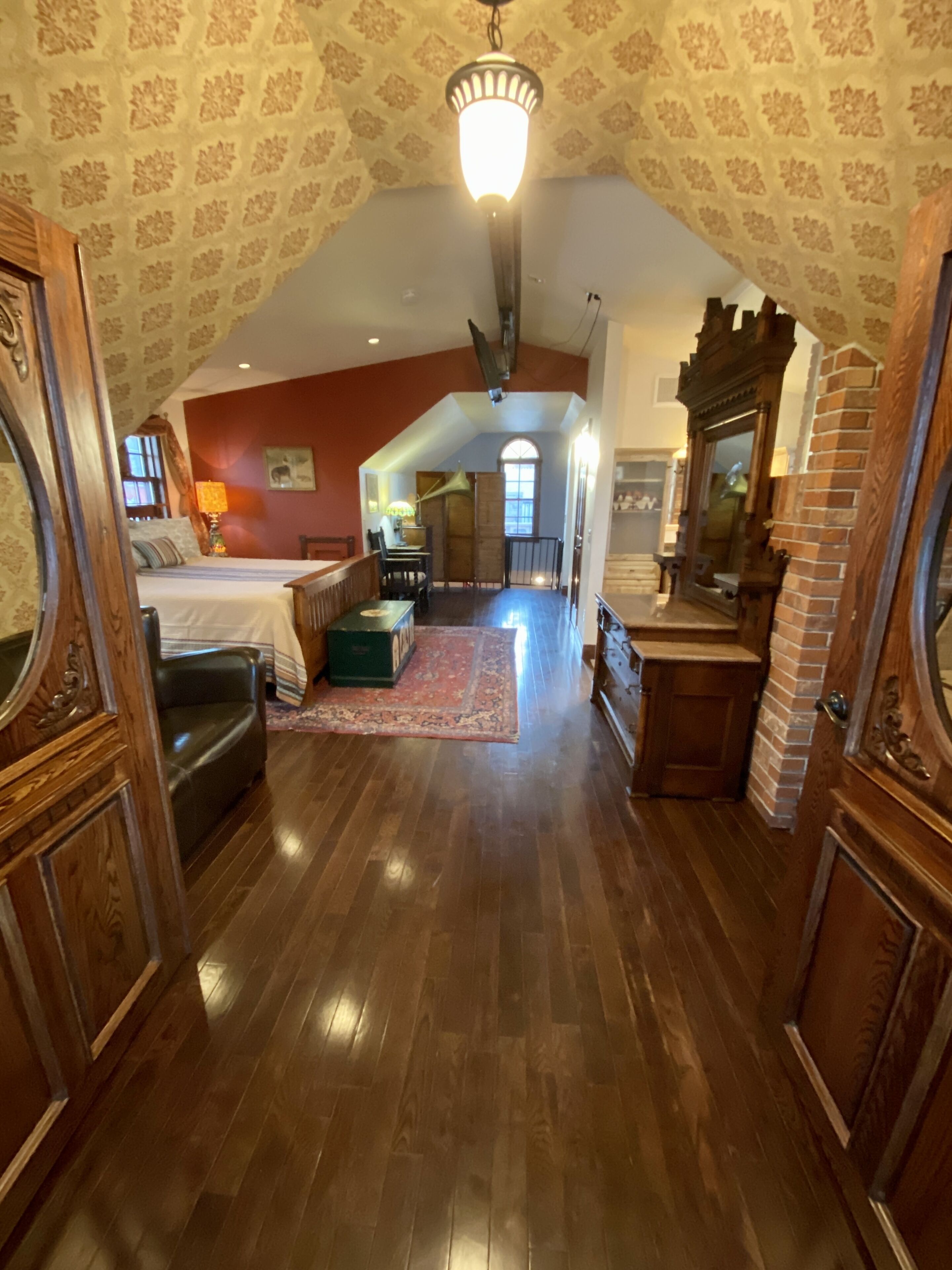 3 多间卧室、办公桌、熨斗/熨衣板、旅行婴儿床