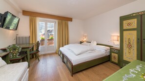 5 bedrooms, WiFi
