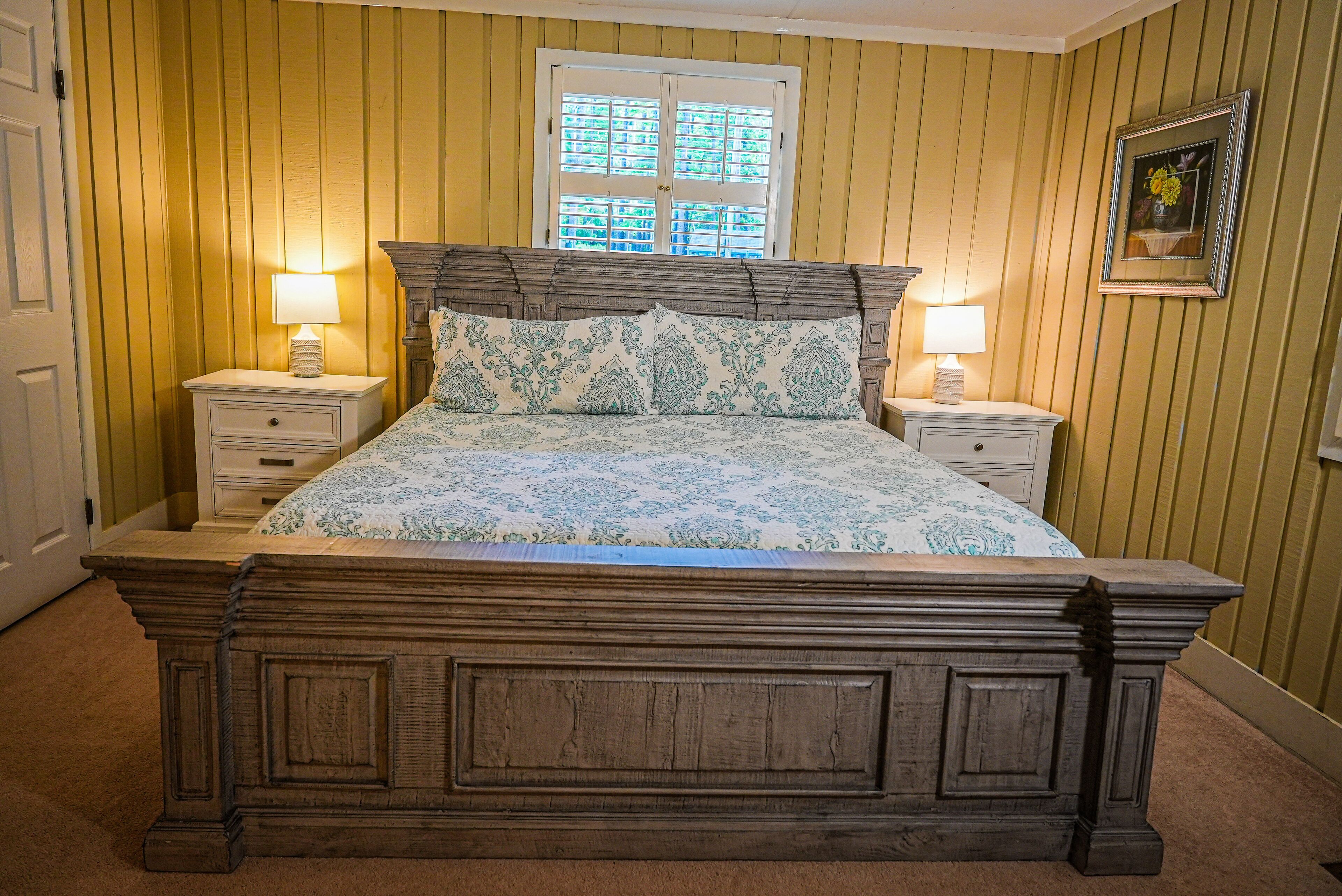 6 bedrooms, internet, bed sheets