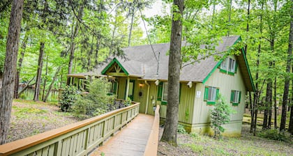 Chalet located right across from our putt-putt course and offers a amazing view.