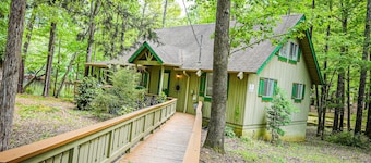 Chalet located right across from our putt-putt course and offers a amazing view.