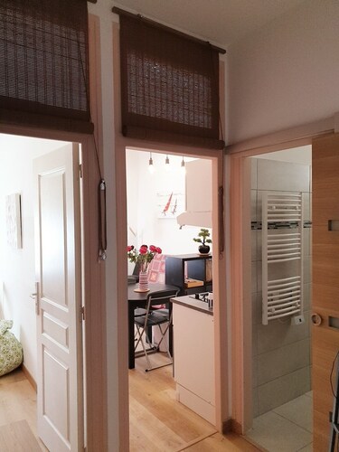 AC, central location, 6 pers, 15 min from the sea