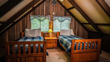 3 bedrooms, iron/ironing board, internet, bed sheets