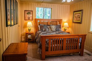 3 soverom, strykejern/-brett, internettilgang og sengetøy