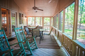 Outdoor dining - Lake View chalet with screened in porch perfect for weekend getaway! (Pine Mountain)