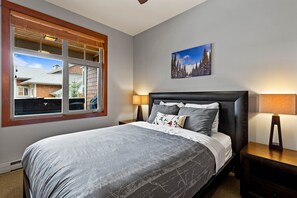 2 chambres, fer et planche à repasser, lit de bébé portatif, Wi-Fi