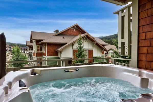 Baignoire à remous extérieure